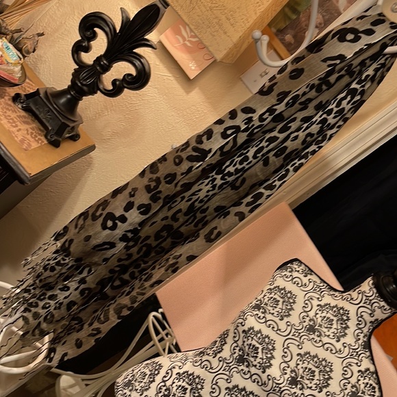 Leopard print scarf - Picture 5 of 5
